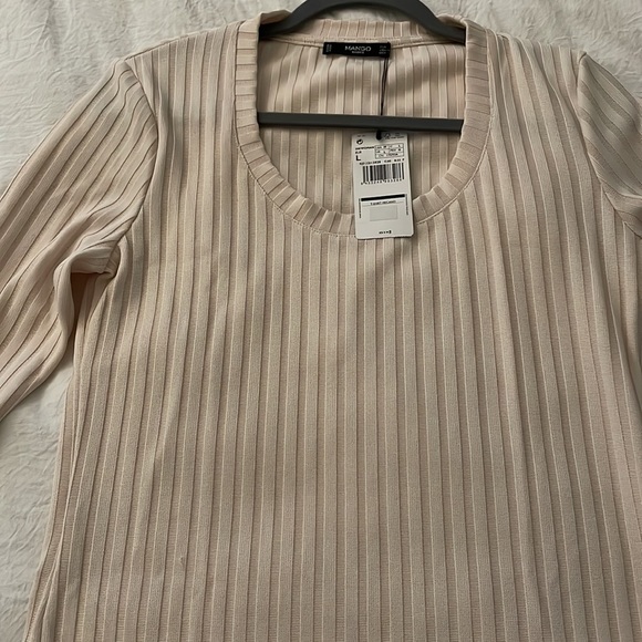 Basic Top - Picture 3 of 3